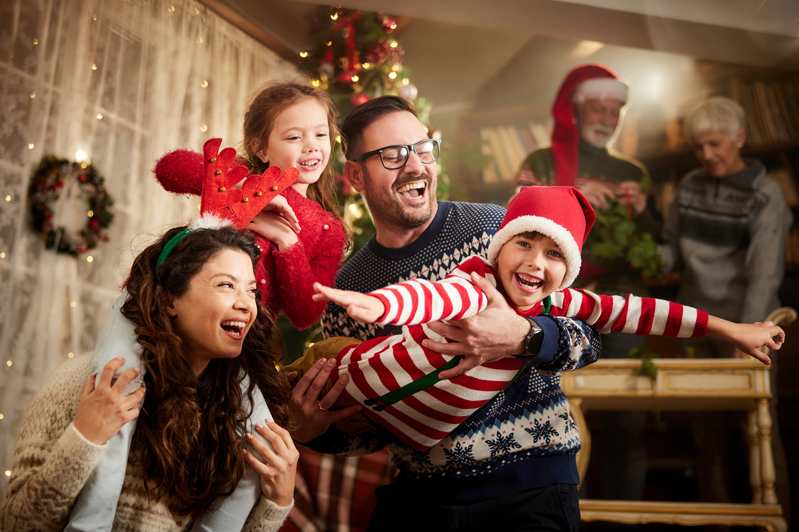 Was es bedeutet, Ihrem Sohn eine Weihnachtskarte zu schenken?