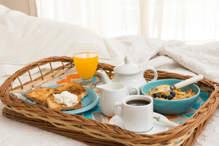 Frühstück im Bett- Schaffen bezaubernde Atmosphäre!