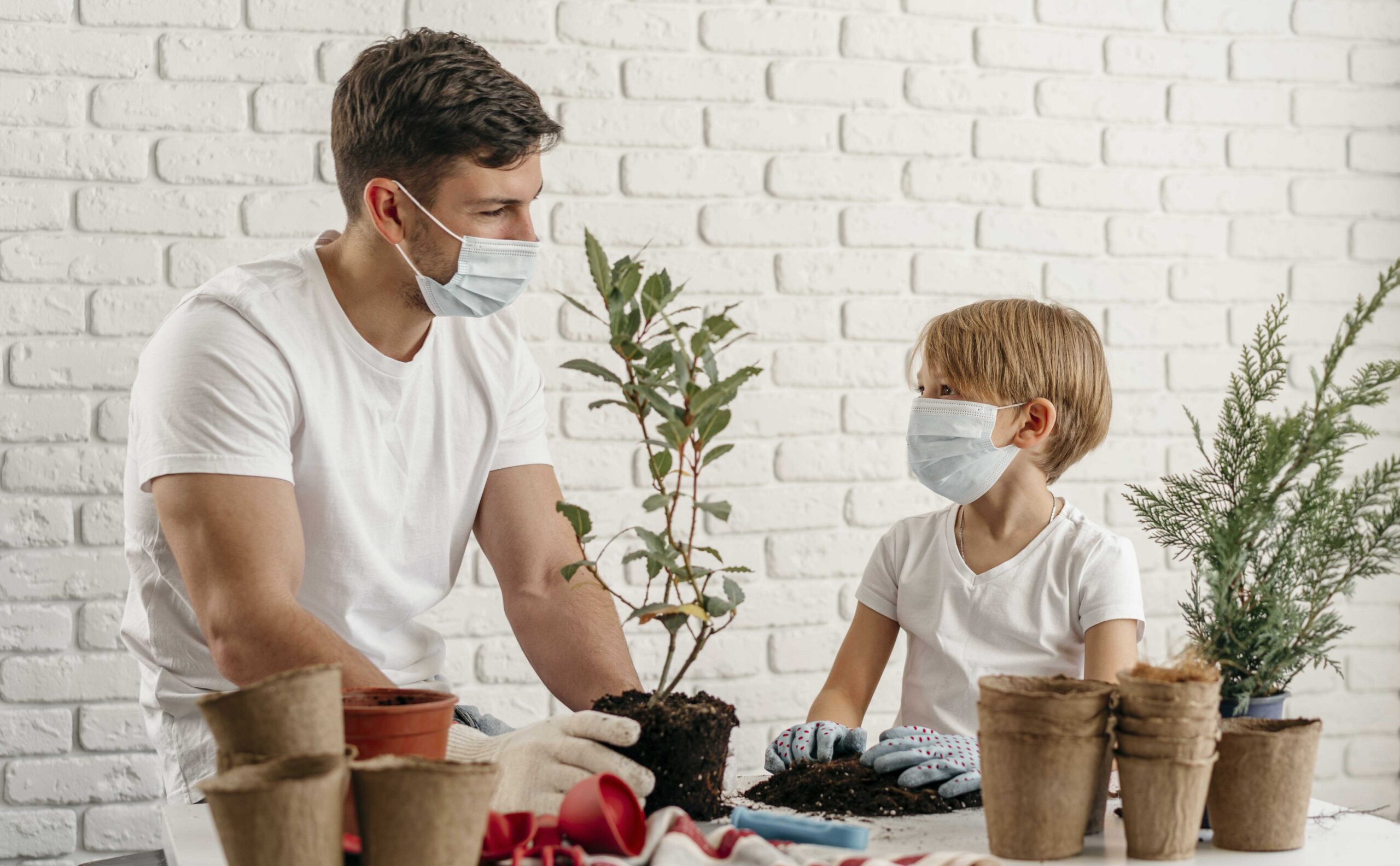 Pflanzgefäß als Geschenke zum Vatertag mit Kindern basteln